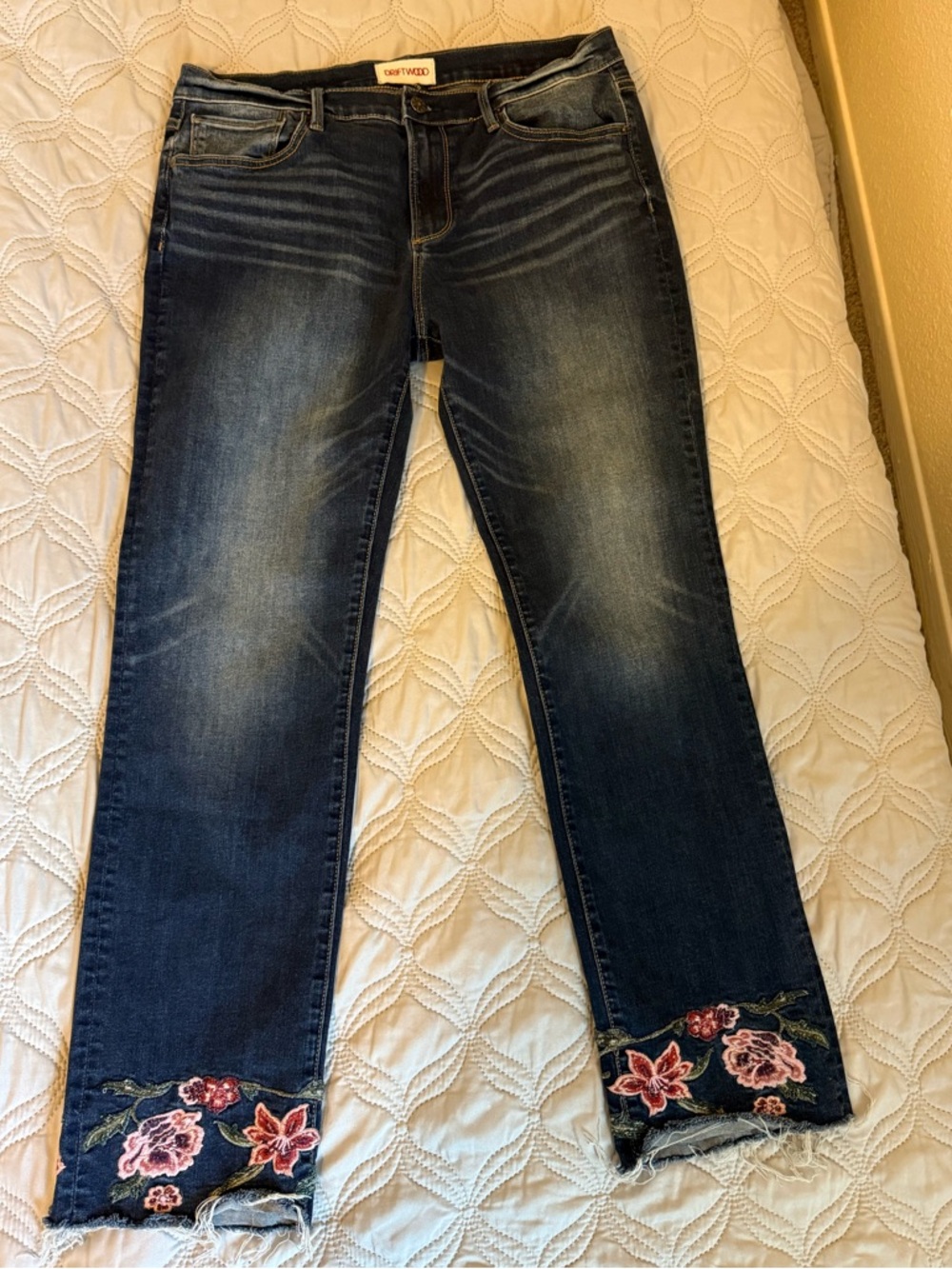 Driftwood Embroidered Hem Jeans Womens Size 32 Dark Wash Raw Hem Boho Floral